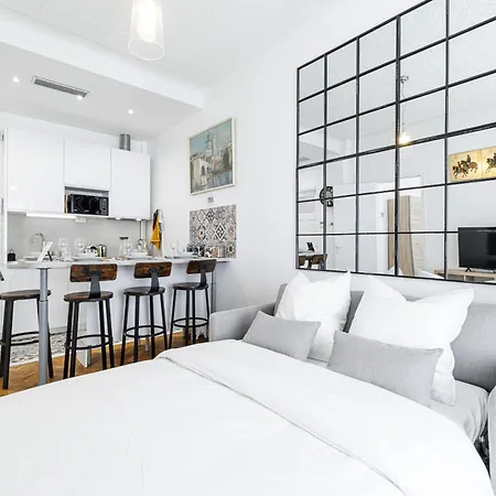 Centre - 10 Min - 5 Min Des Transports En Commun Lejlighed *